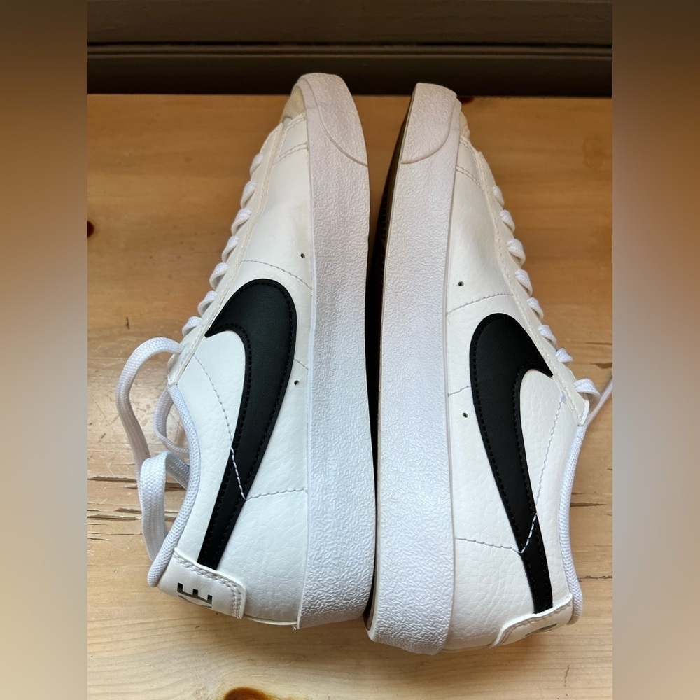 Size 6.5 (GS) - Nike Blazer Low 77 White Black - Picture 8 of 9